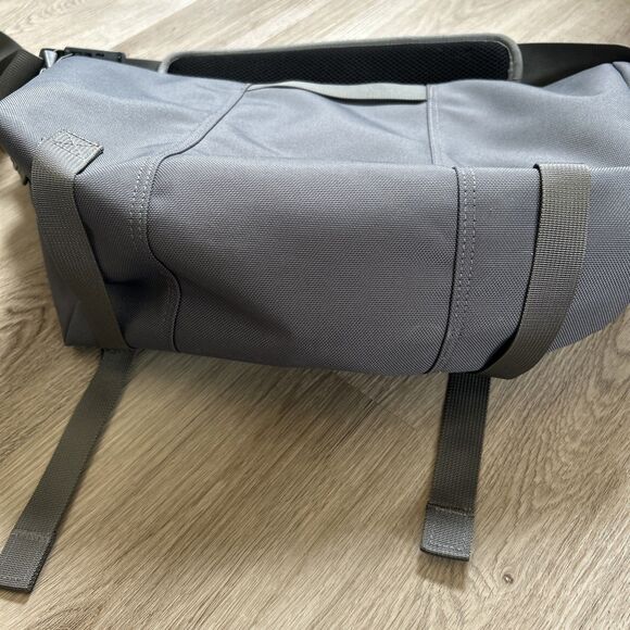 Timbuk2 Classic Messenger Crossbody Bag Gray Stuck in the Middle Commuter LOGO - Picture 11 of 11